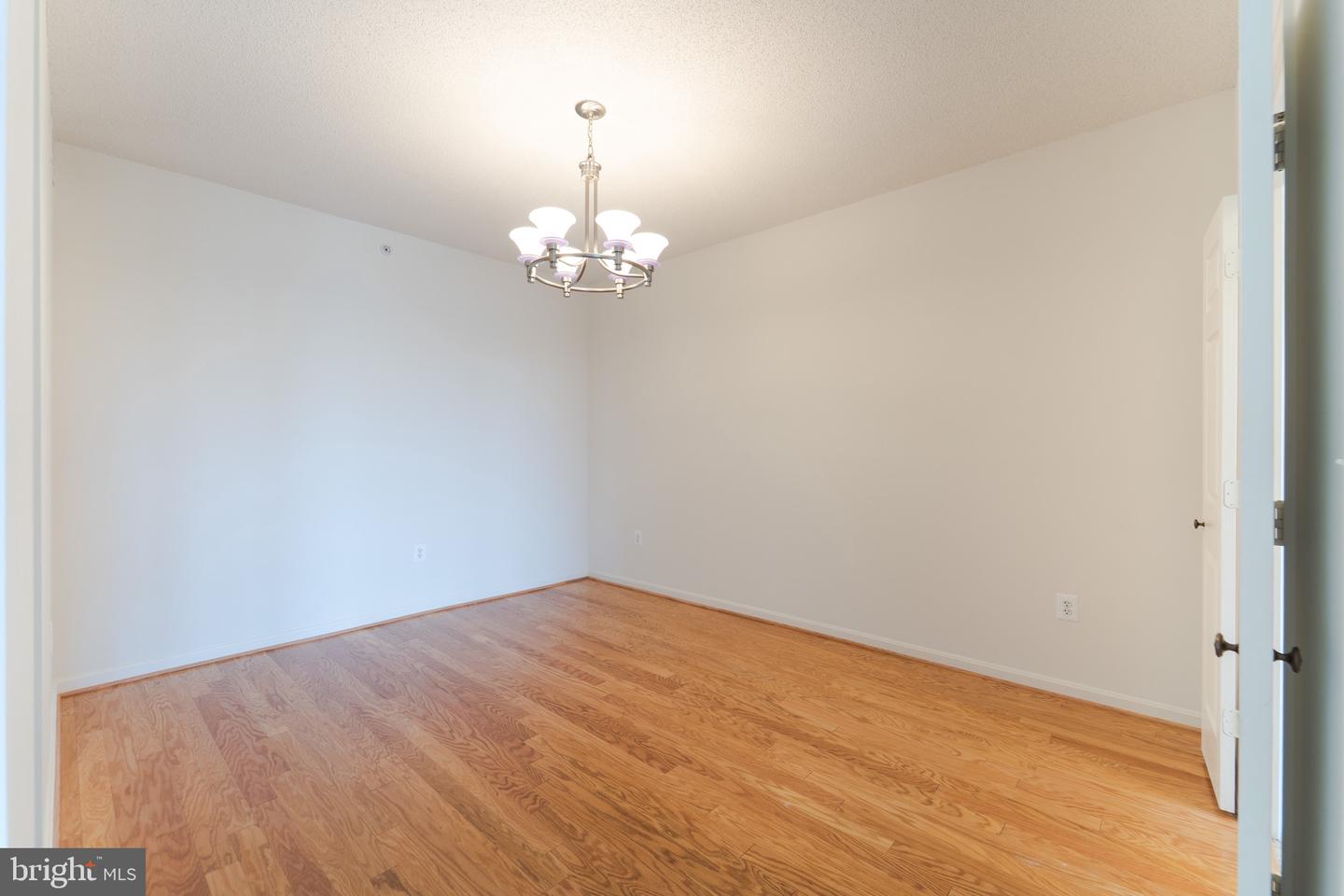 19355 Cypress Ridge Ter #905 Property Photo 8