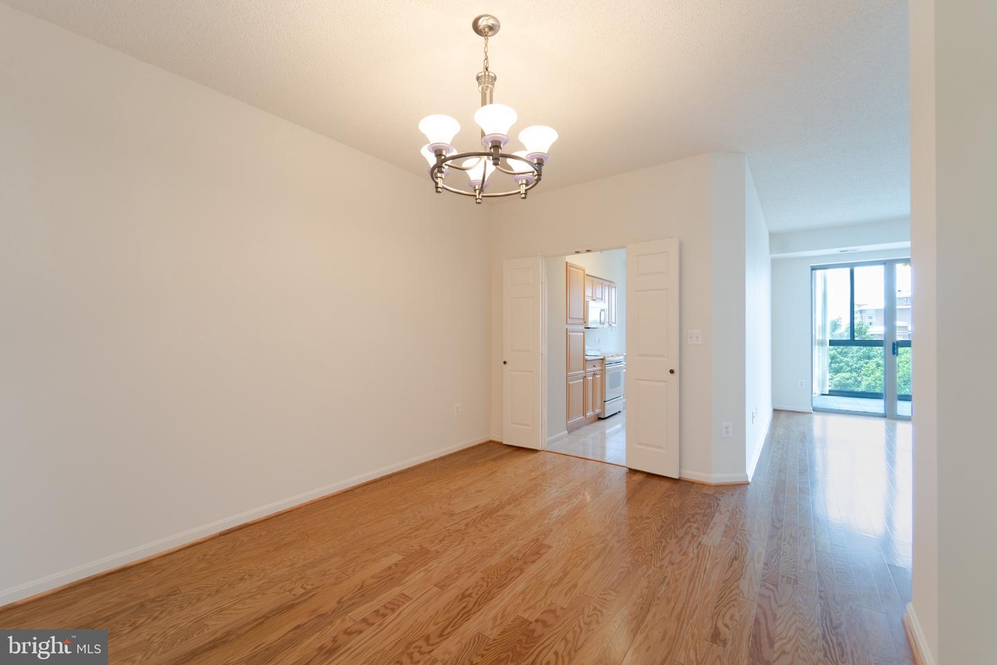19355 Cypress Ridge Ter #905 Property Photo 9