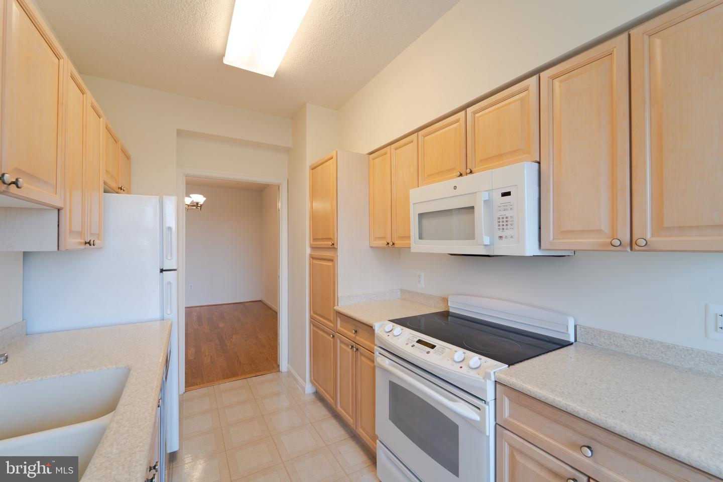 19355 Cypress Ridge Ter #905 Property Photo 13