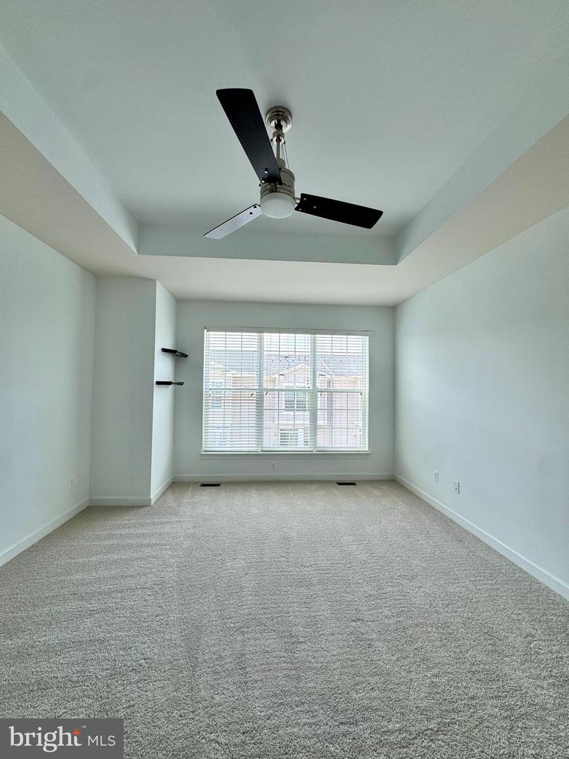 22885 Eileen Sq Property Photo 7