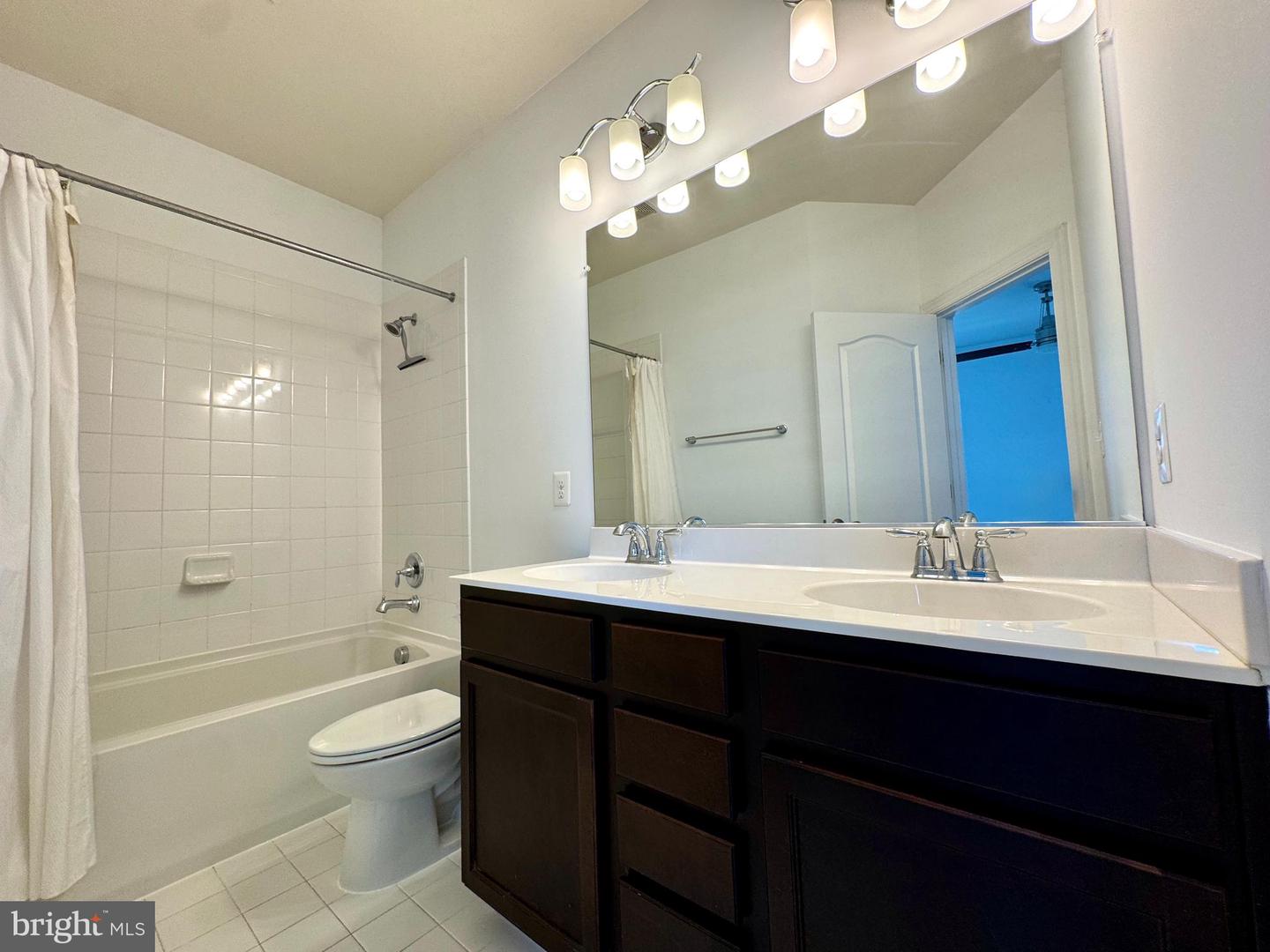22885 Eileen Sq Property Photo 11