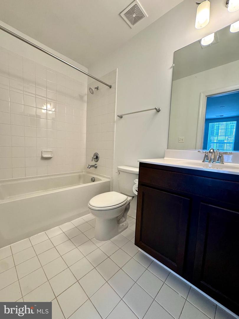 22885 Eileen Sq Property Photo 13