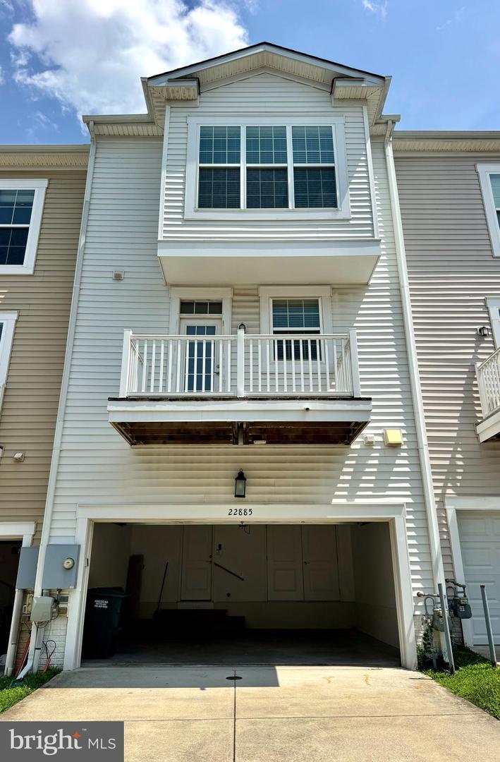 22885 Eileen Sq Property Photo 15