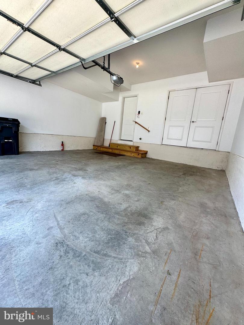 22885 Eileen Sq Property Photo 16
