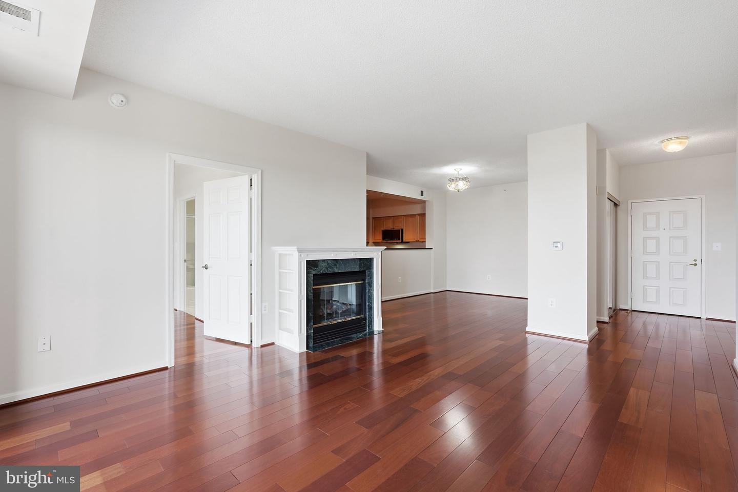 19355 Cypress Ridge Ter #408 Property Photo 7