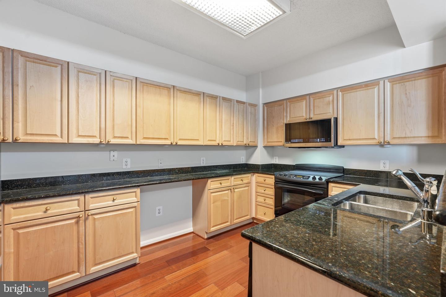 19355 Cypress Ridge Ter #408 Property Photo 12