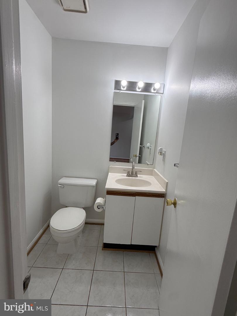 46760 Hobblebush Ter Property Photo 5