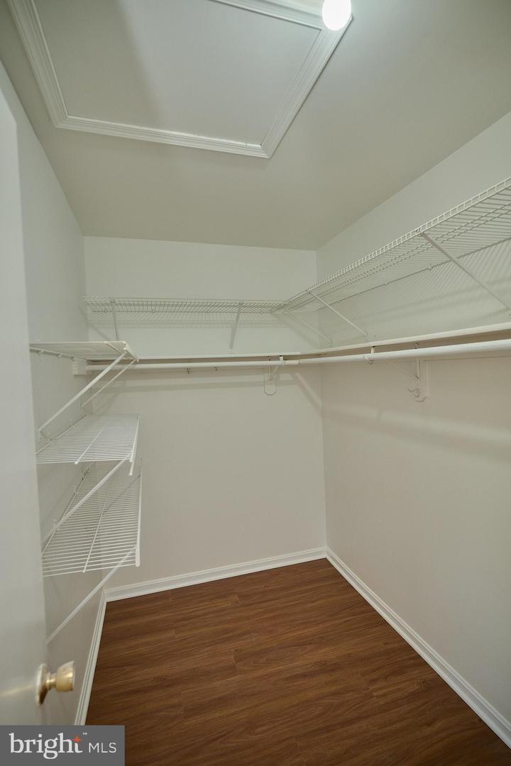 46760 Hobblebush Ter Property Photo 17