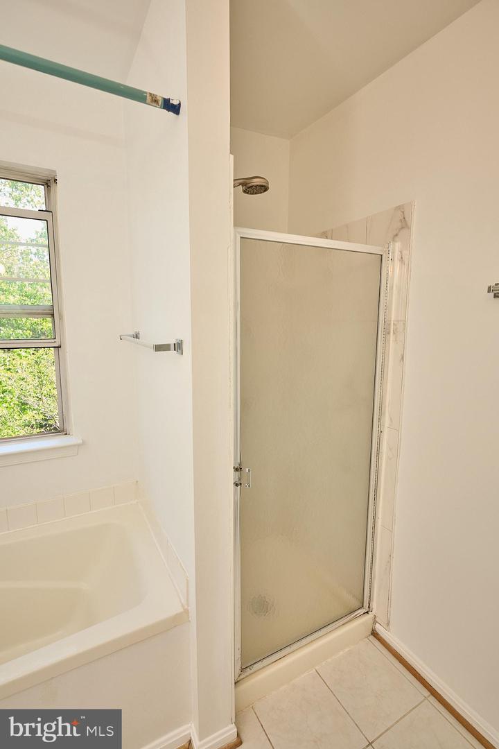 46760 Hobblebush Ter Property Photo 18