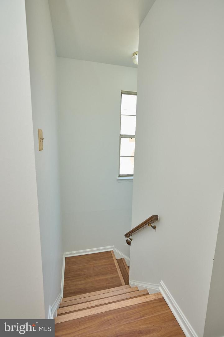 46760 Hobblebush Ter Property Photo 26