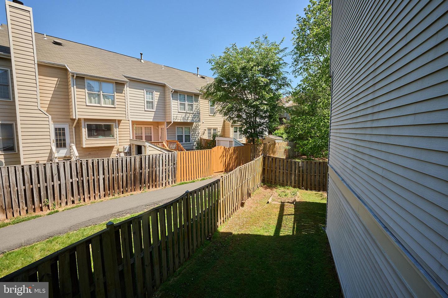 46760 Hobblebush Ter Property Photo 35