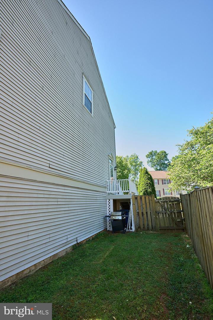 46760 Hobblebush Ter Property Photo 36