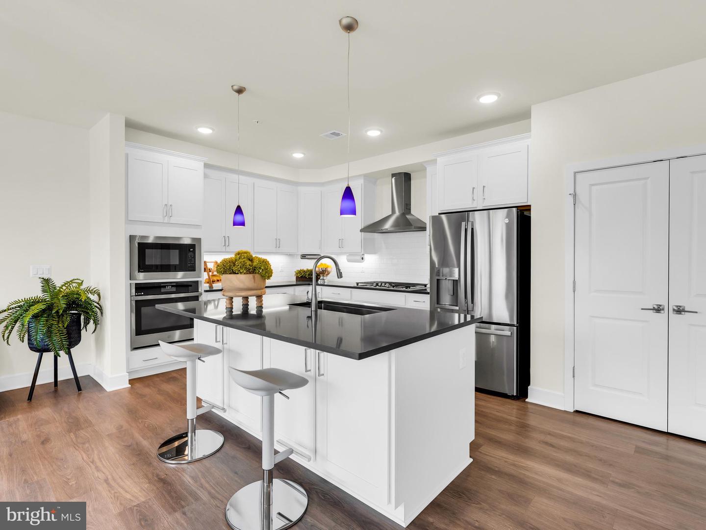 42920 Firefly Sonata Ter #101 Property Photo 3