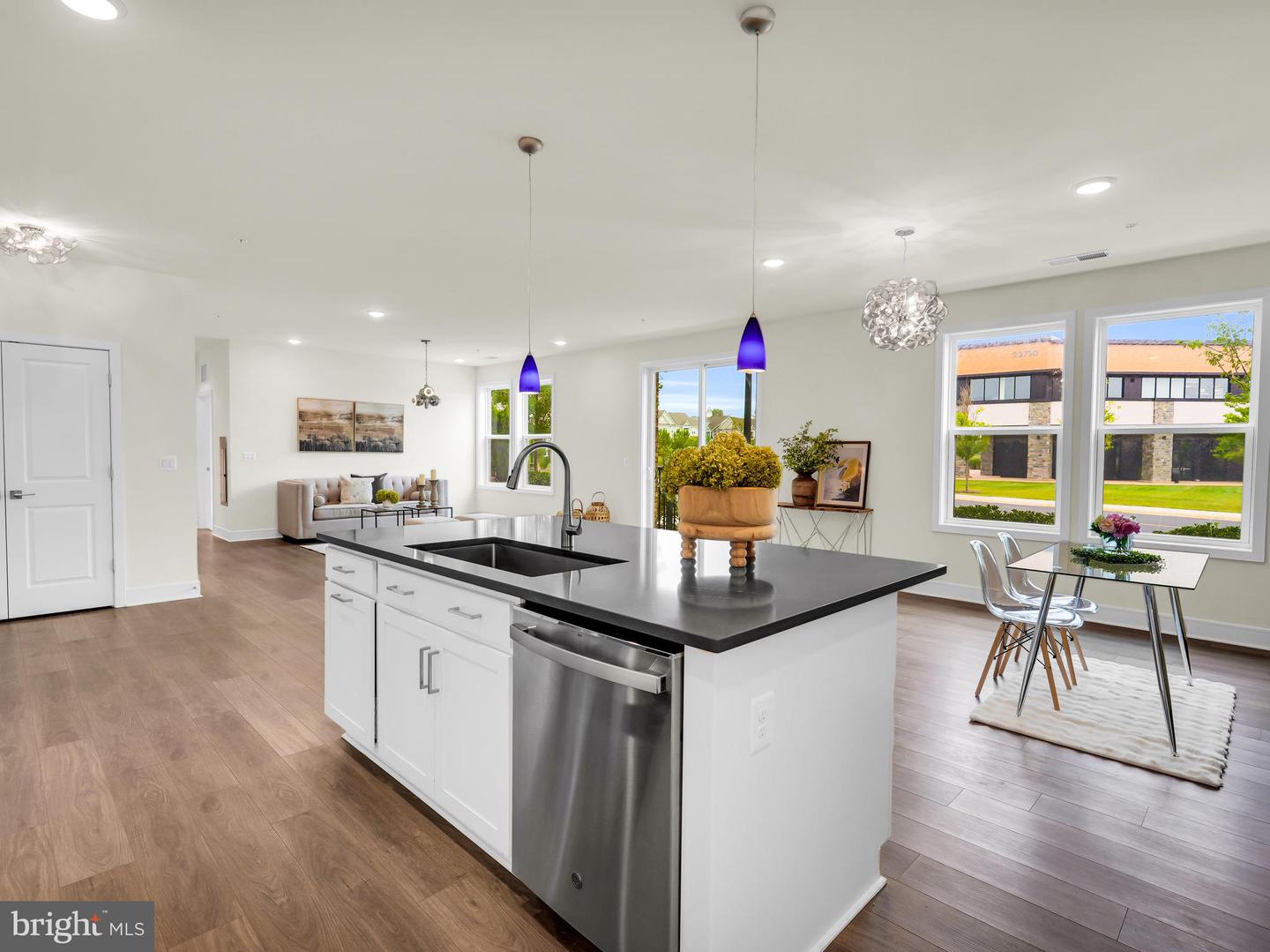 42920 Firefly Sonata Ter #101 Property Photo 5