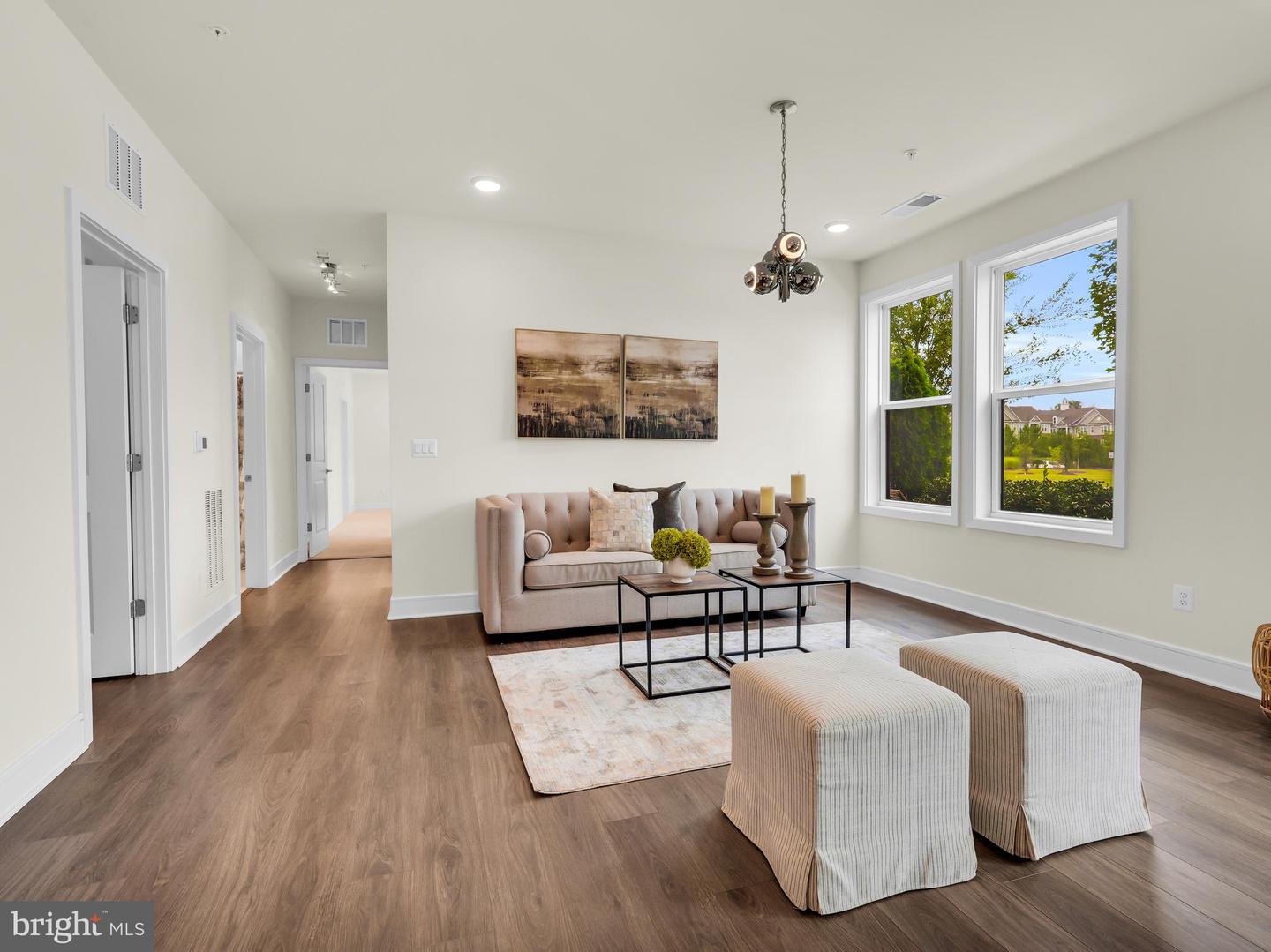 42920 Firefly Sonata Ter #101 Property Photo 9