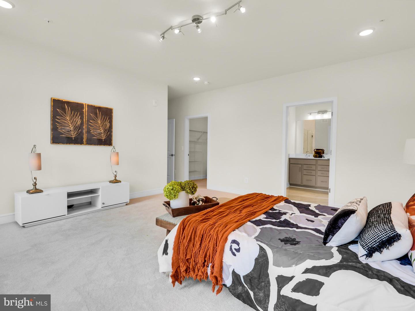42920 Firefly Sonata Ter #101 Property Photo 13