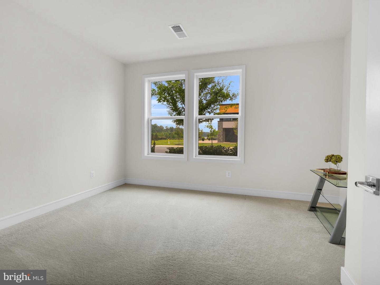 42920 Firefly Sonata Ter #101 Property Photo 18