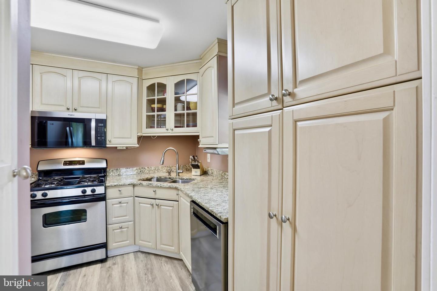 740 Hetzel Ter Se Property Photo 12