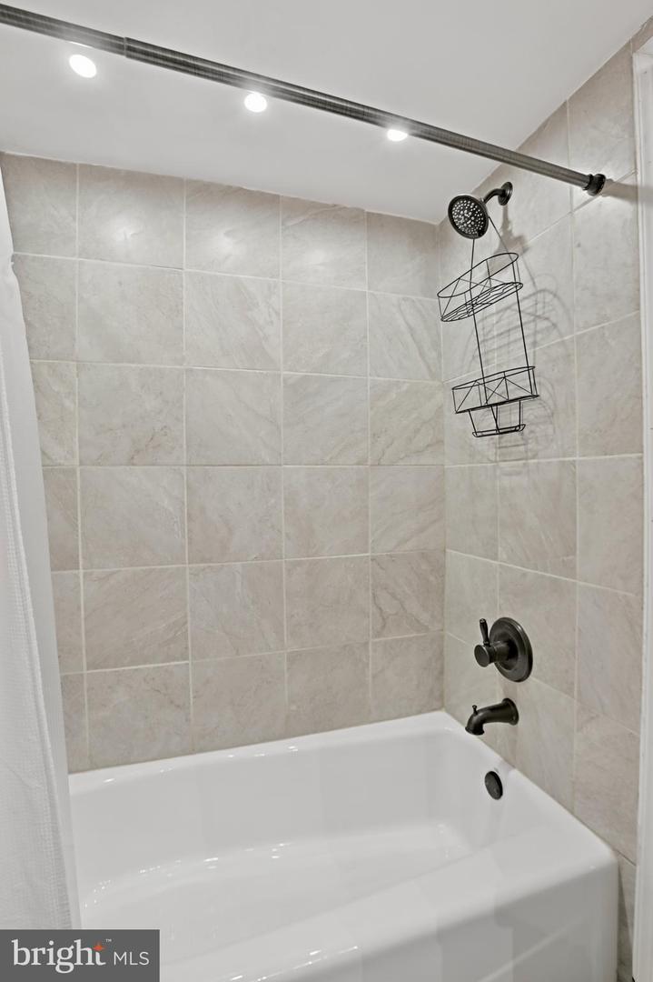 740 Hetzel Ter Se Property Photo 35