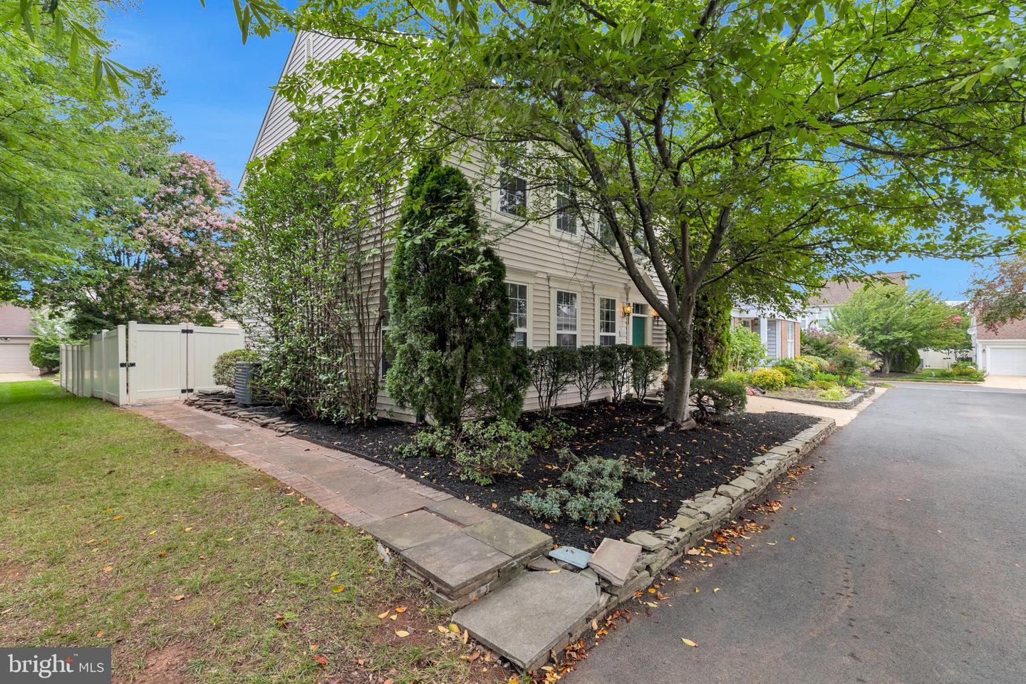 20465 Walsheid Ter Property Photo 3
