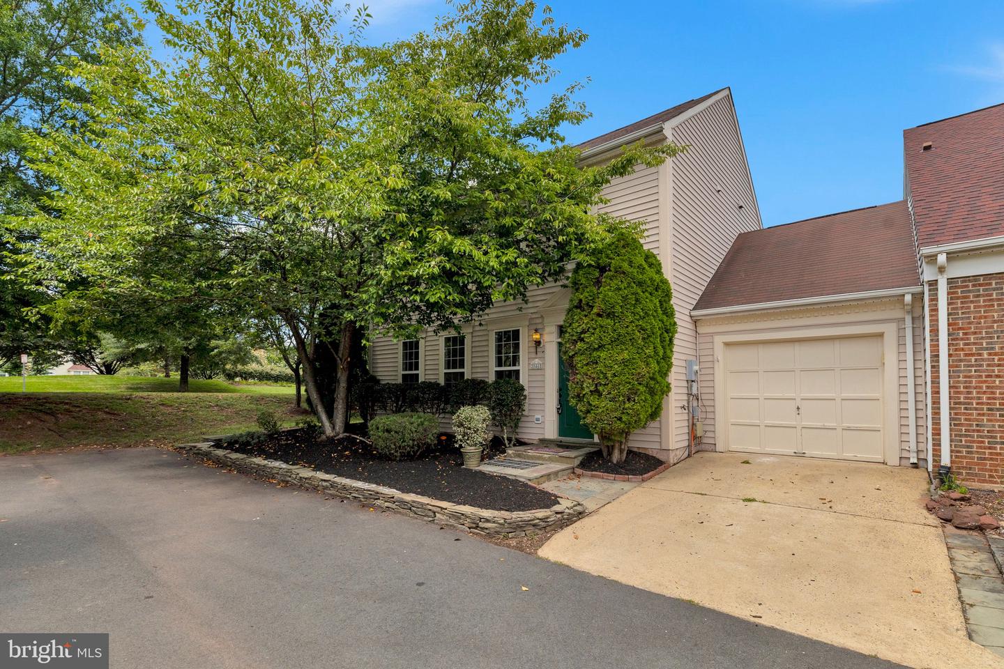20465 Walsheid Ter Property Photo 5