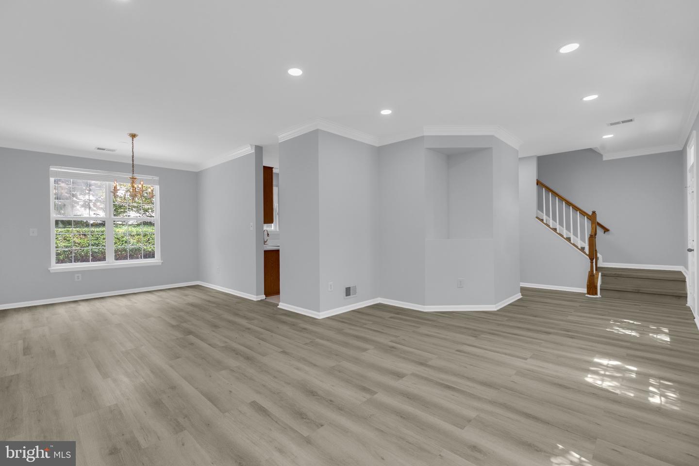 20465 Walsheid Ter Property Photo 8