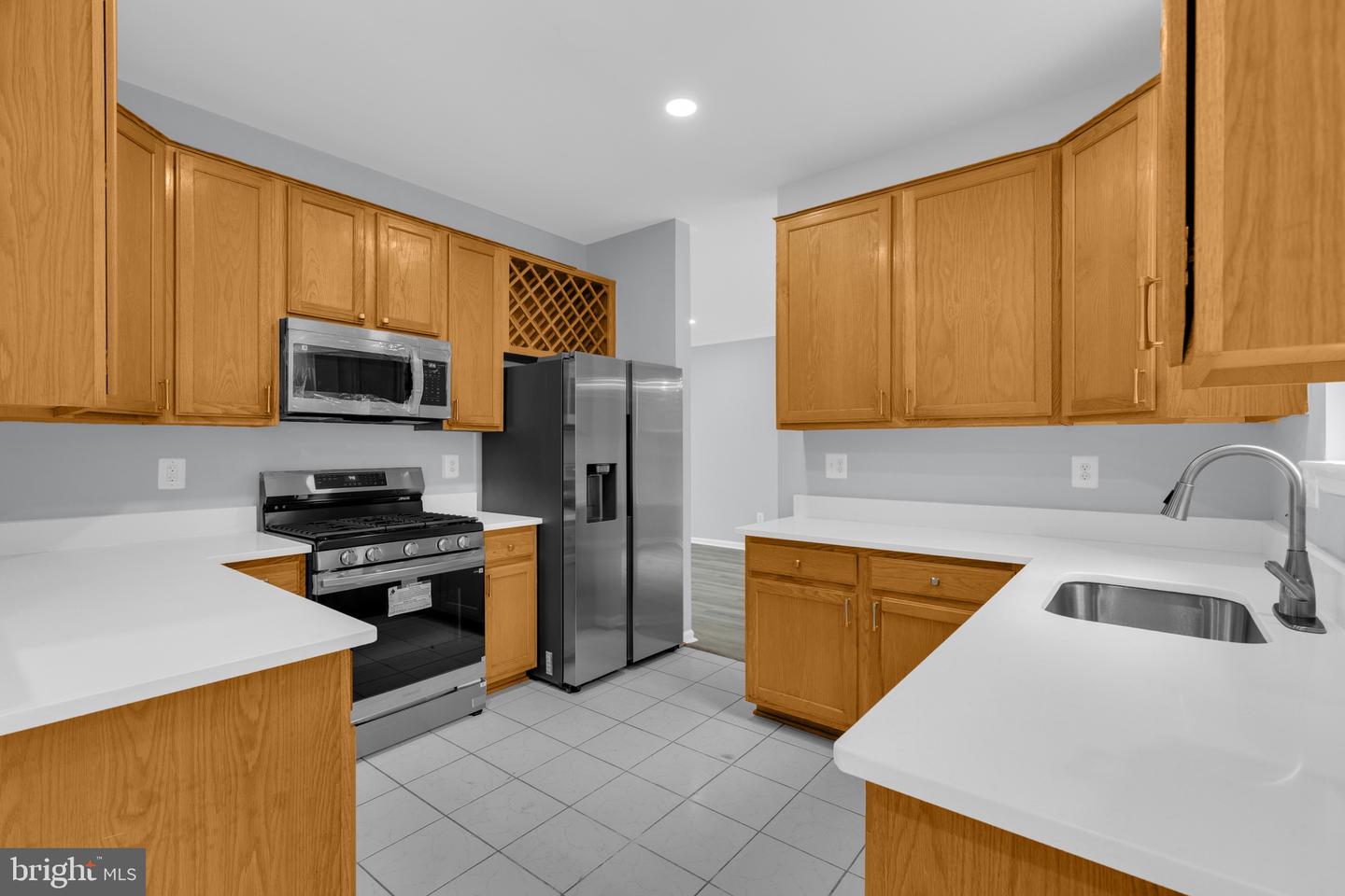 20465 Walsheid Ter Property Photo 13
