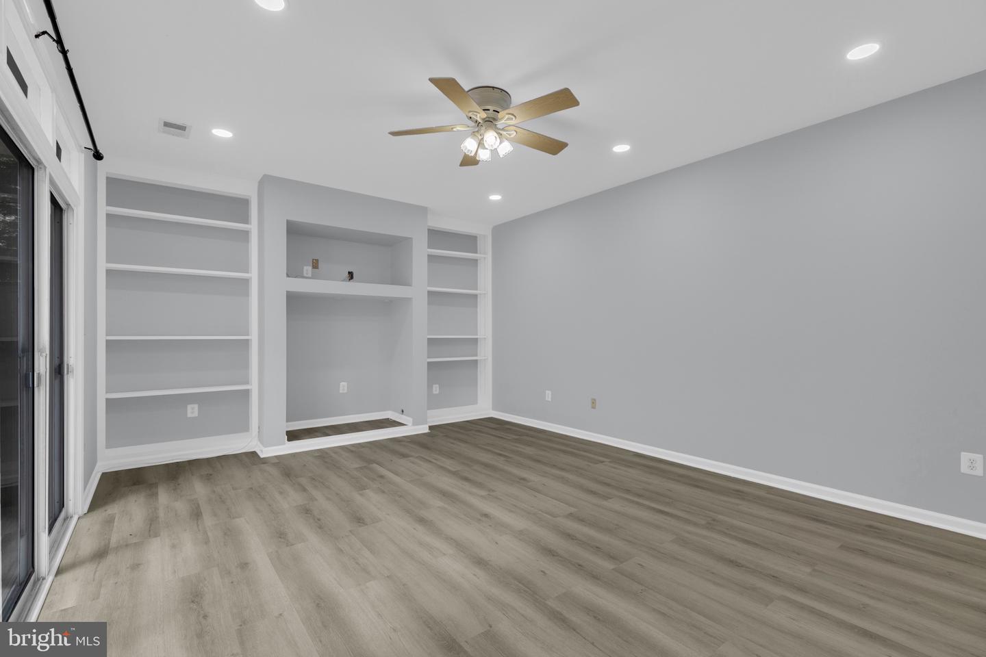20465 Walsheid Ter Property Photo 19