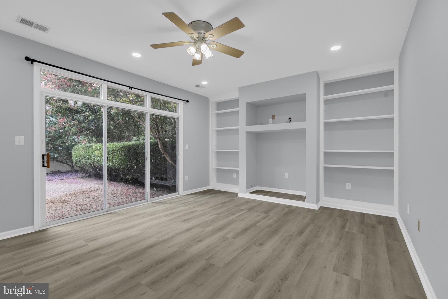 20465 Walsheid Ter Property Photo 21