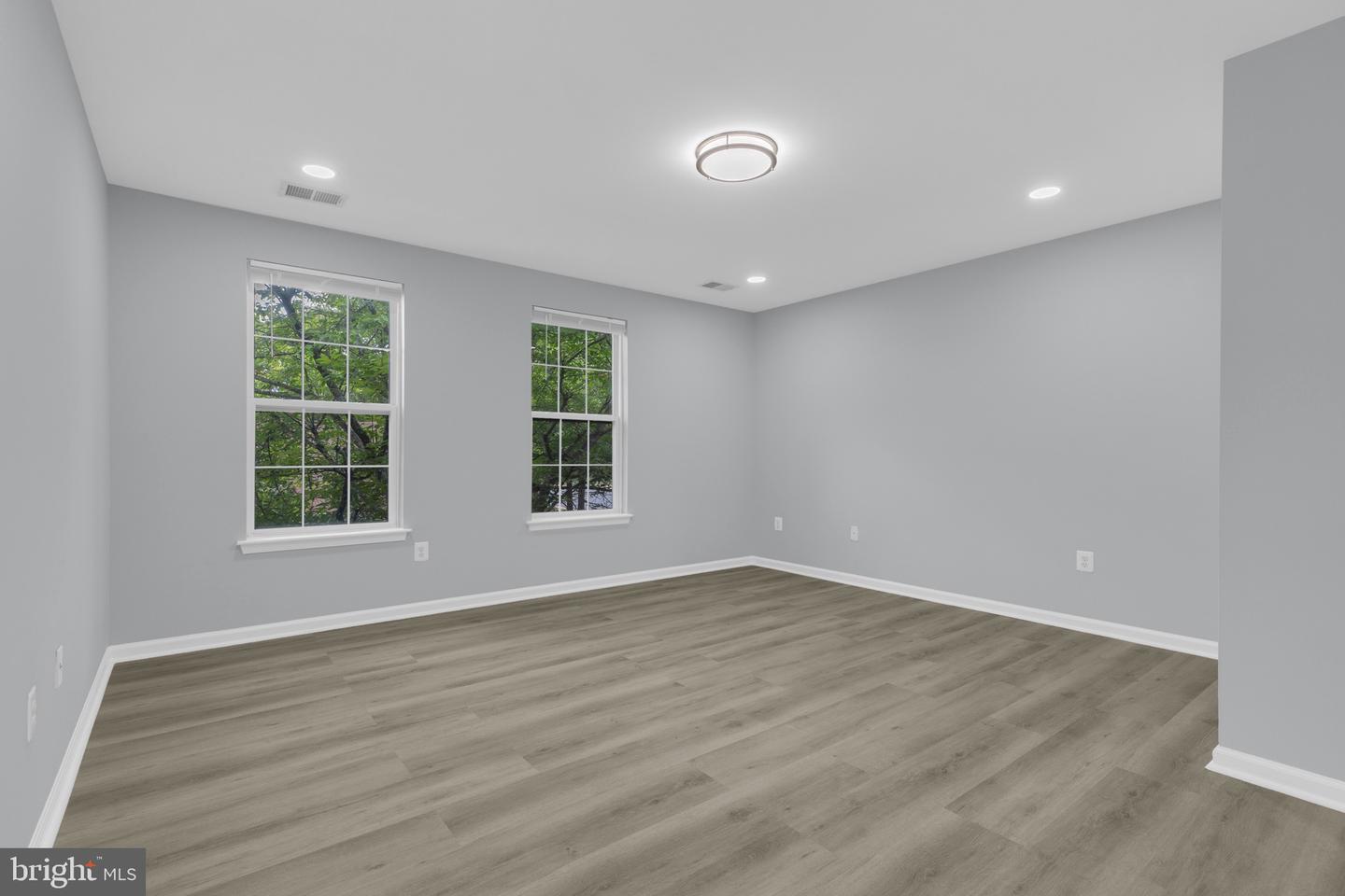 20465 Walsheid Ter Property Photo 23