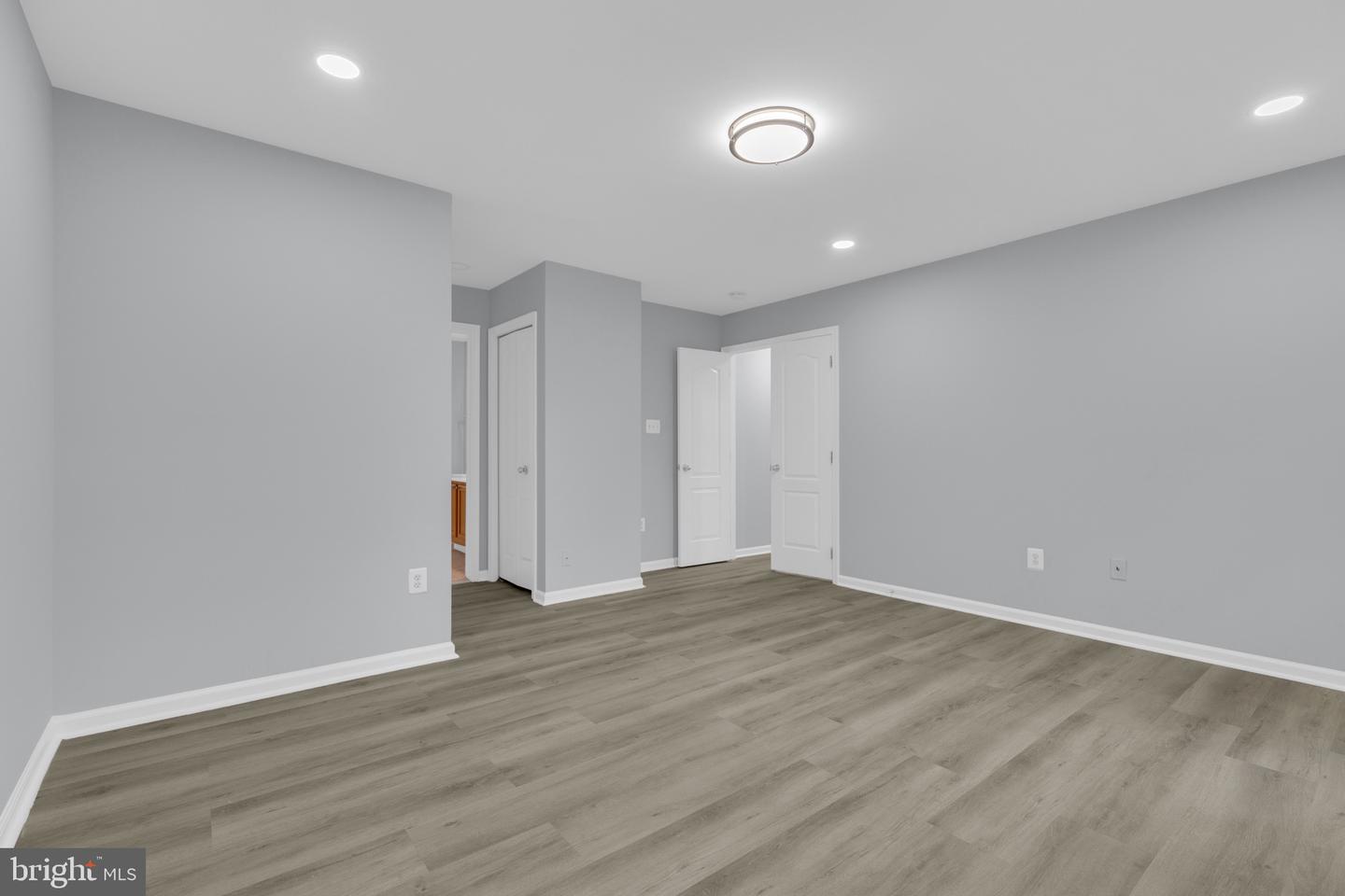 20465 Walsheid Ter Property Photo 24