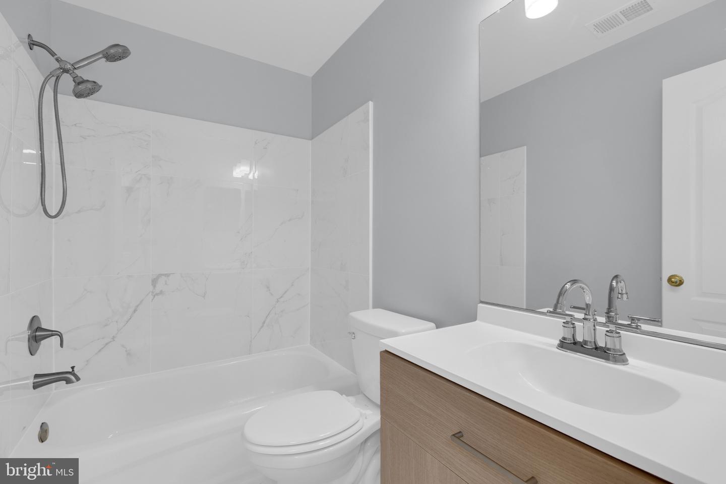 20465 Walsheid Ter Property Photo 33