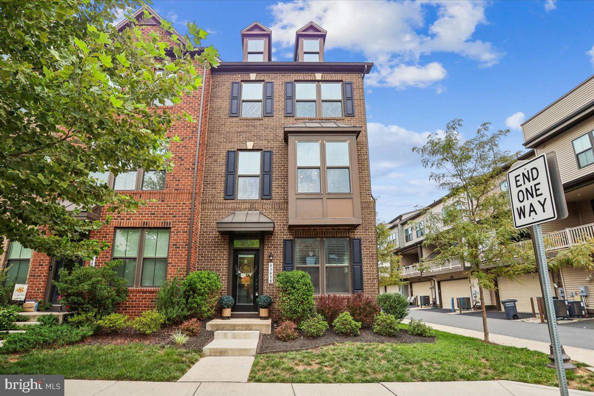 43498 APPLE ORCHARD SQ Property Photo 1