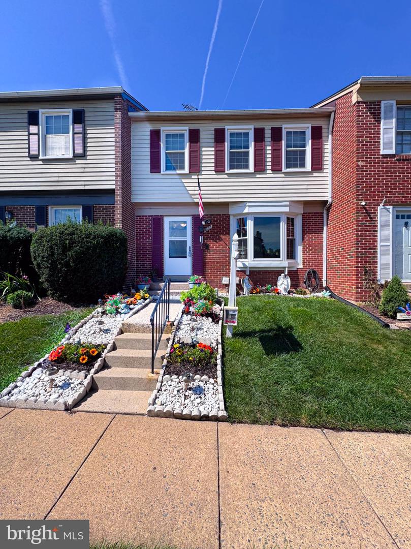 1028 Temple Ct Property Photo 1