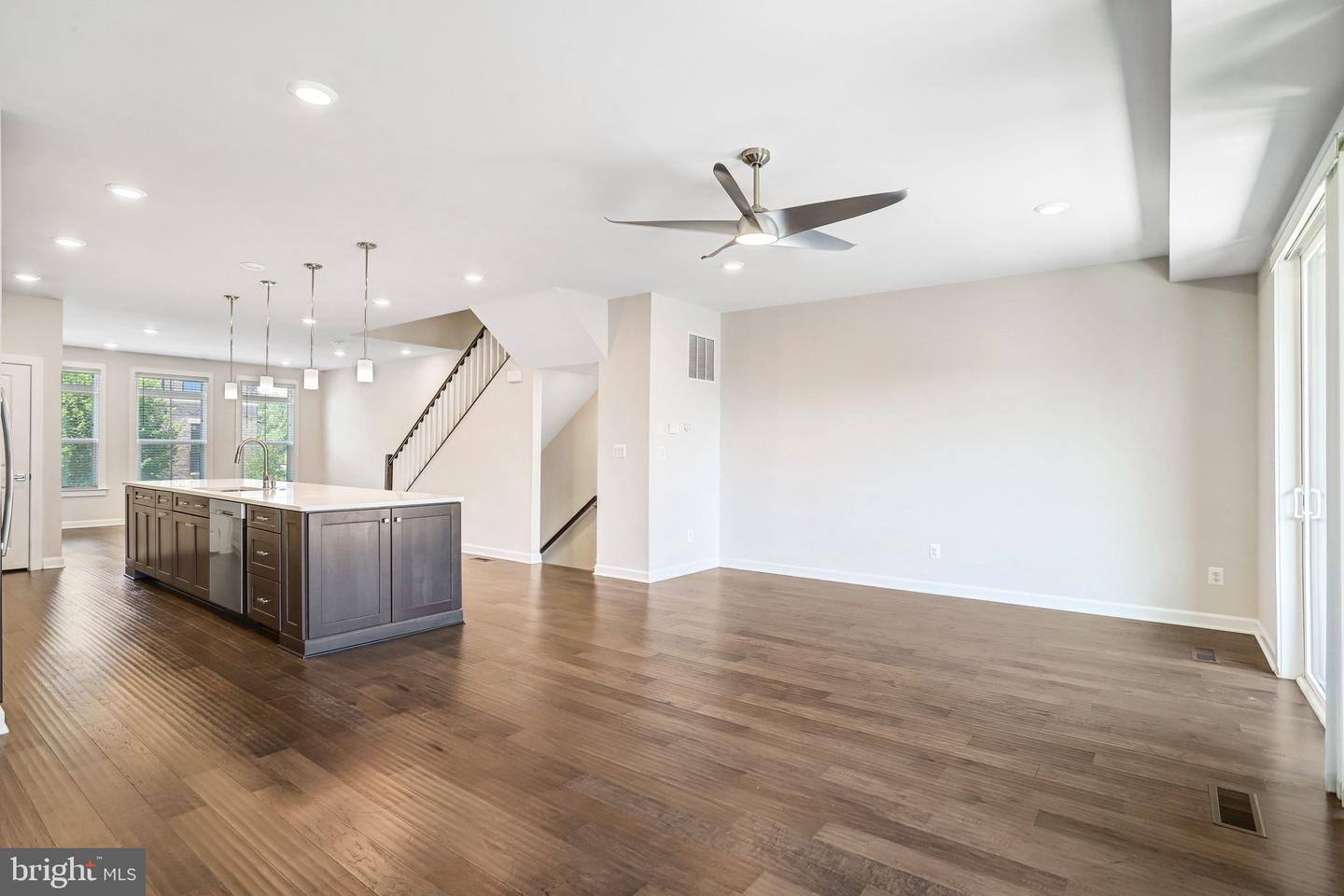 22262 Philanthropic Dr Property Photo 14
