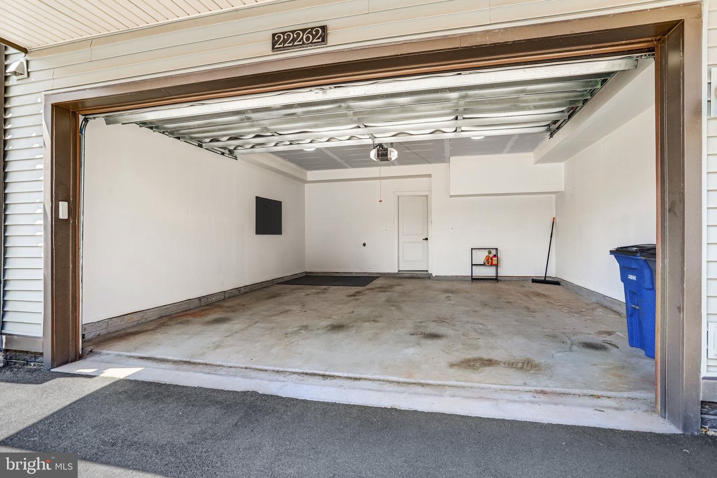 22262 Philanthropic Dr Property Photo 44