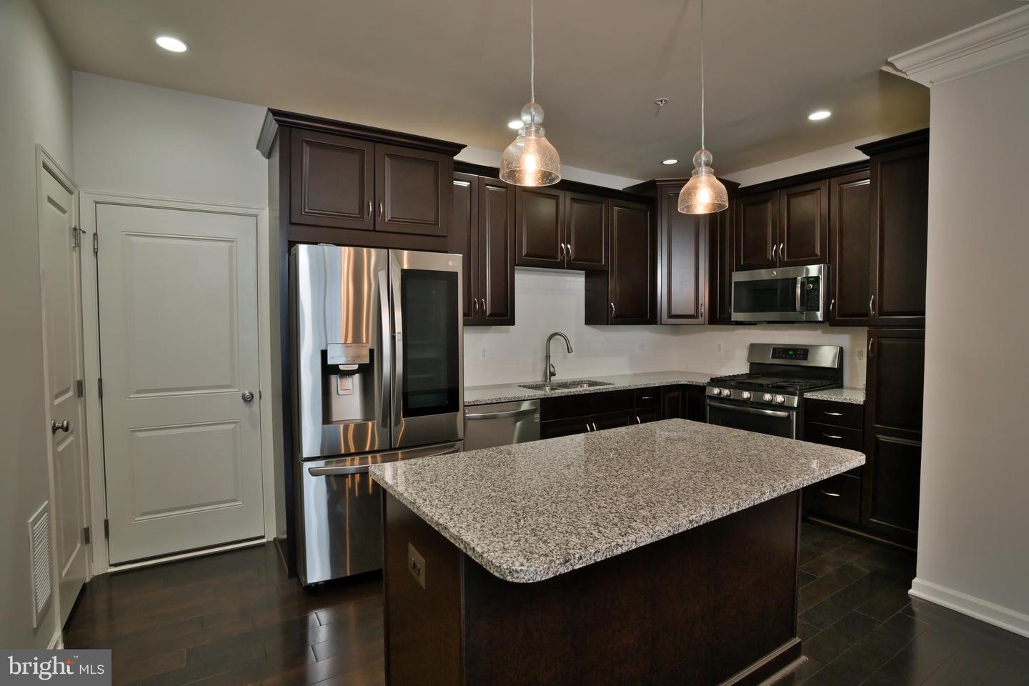 23542 Buckland Farm Ter Property Photo 6