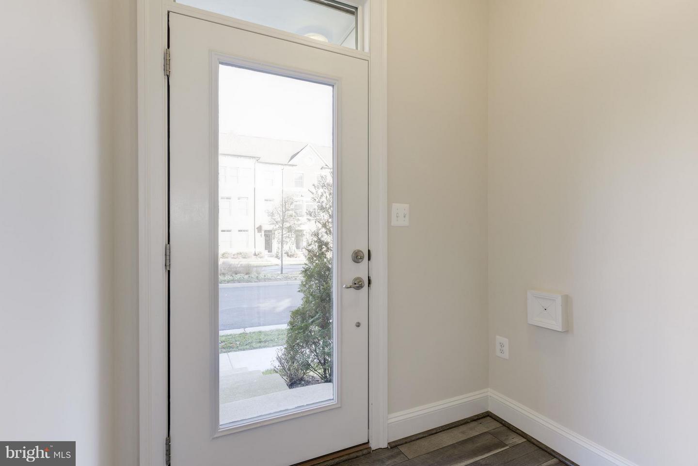 44685 Collingdale Ter Property Photo 2