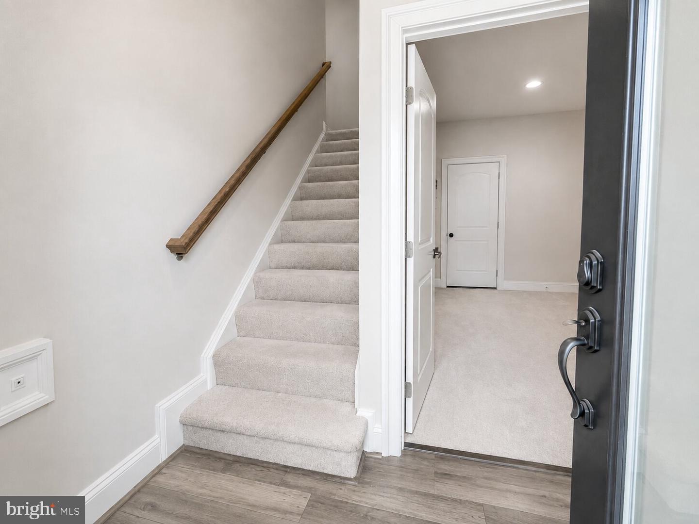 44685 Collingdale Ter Property Photo 3