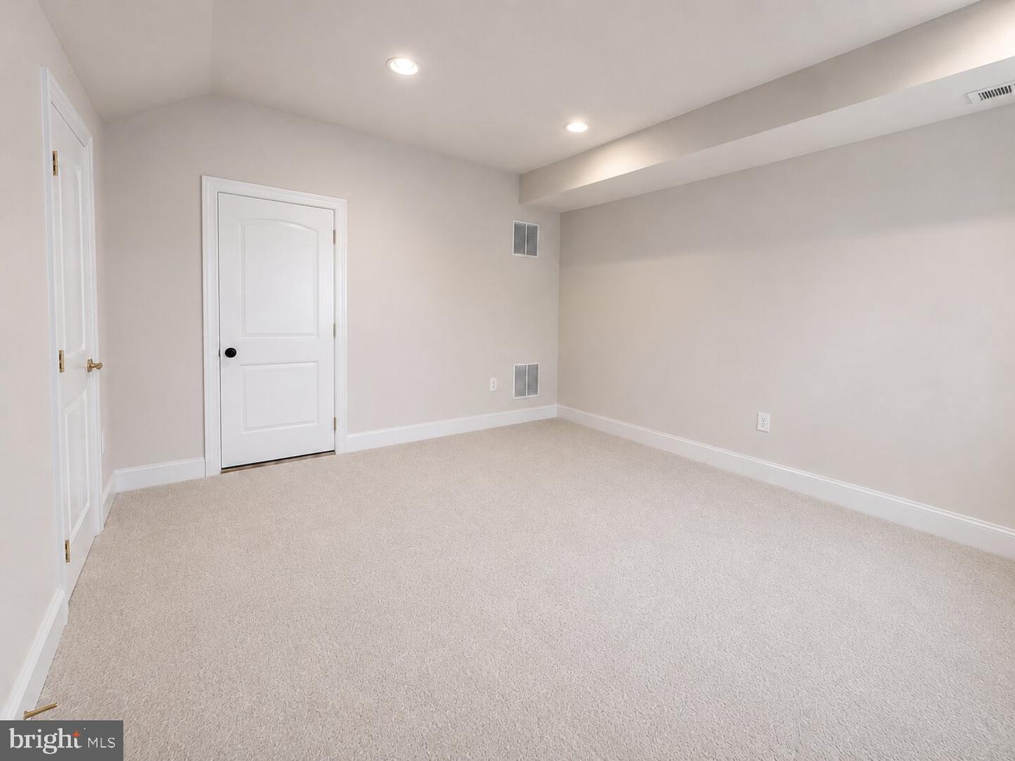 44685 Collingdale Ter Property Photo 5