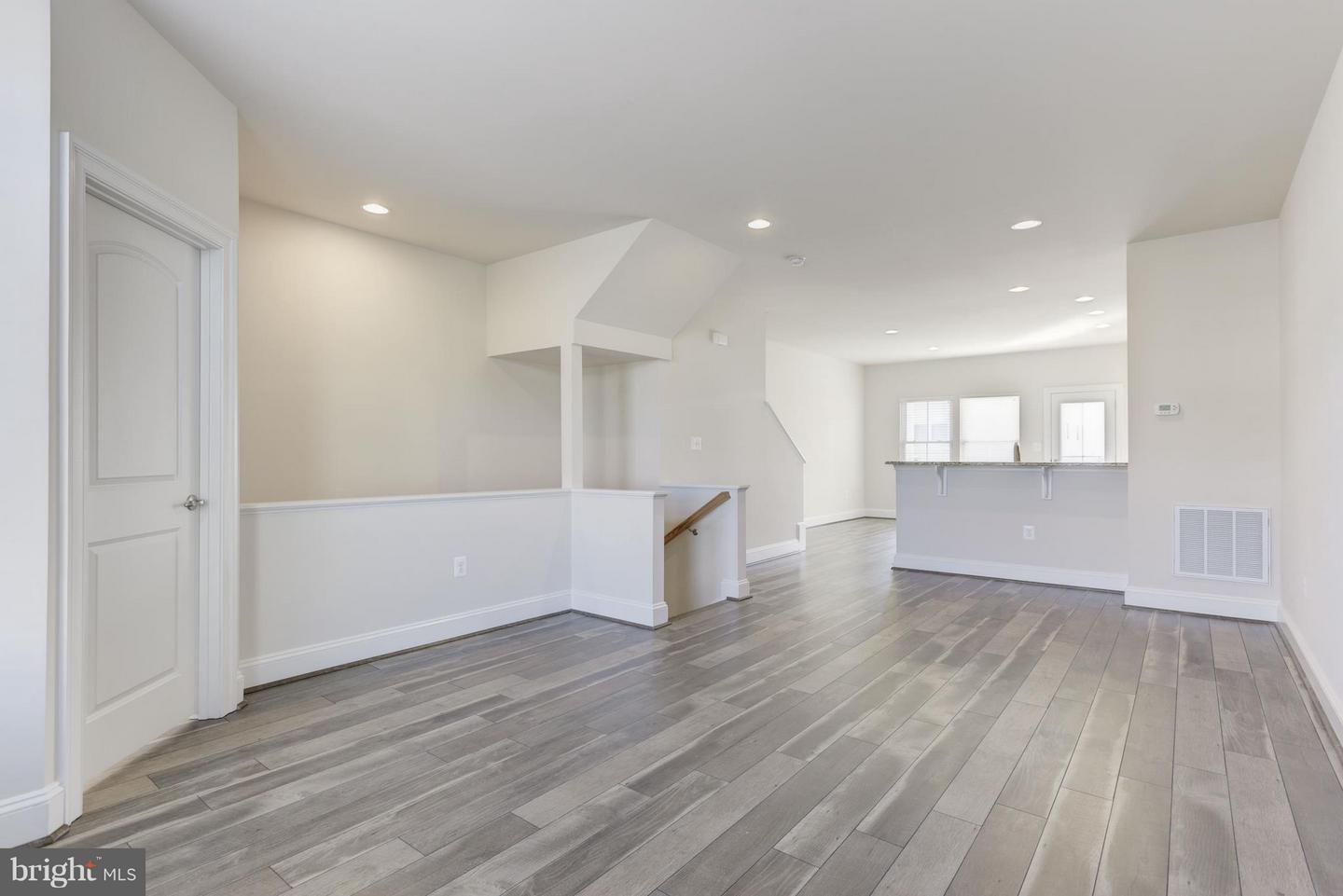 44685 Collingdale Ter Property Photo 7