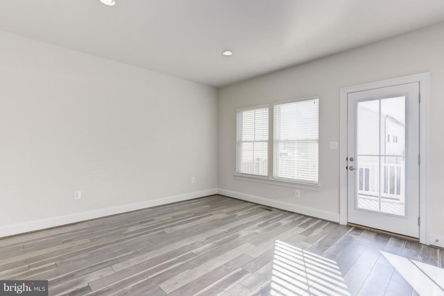 44685 Collingdale Ter Property Photo 11