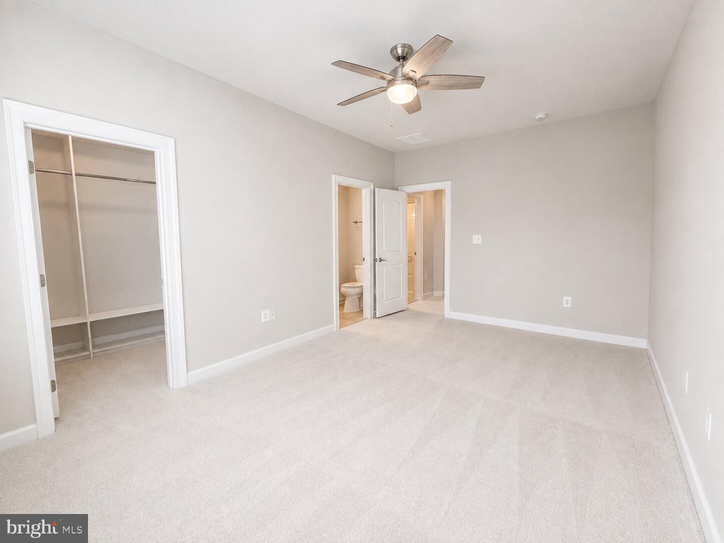 44685 Collingdale Ter Property Photo 17