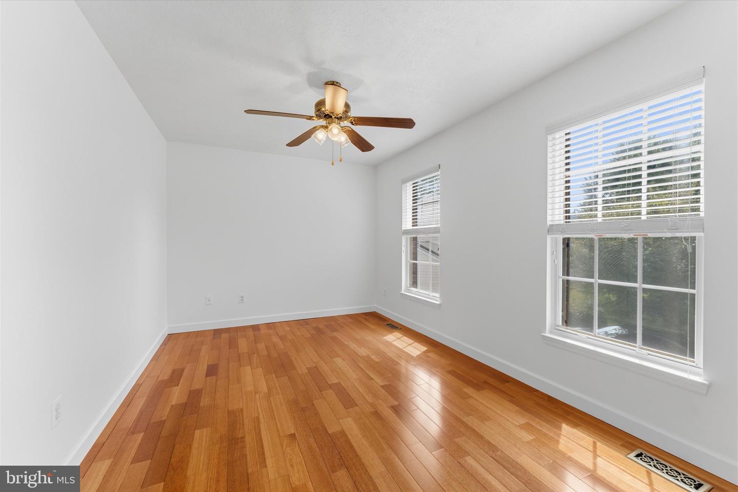 43868 Stronghold Ct Property Photo 39