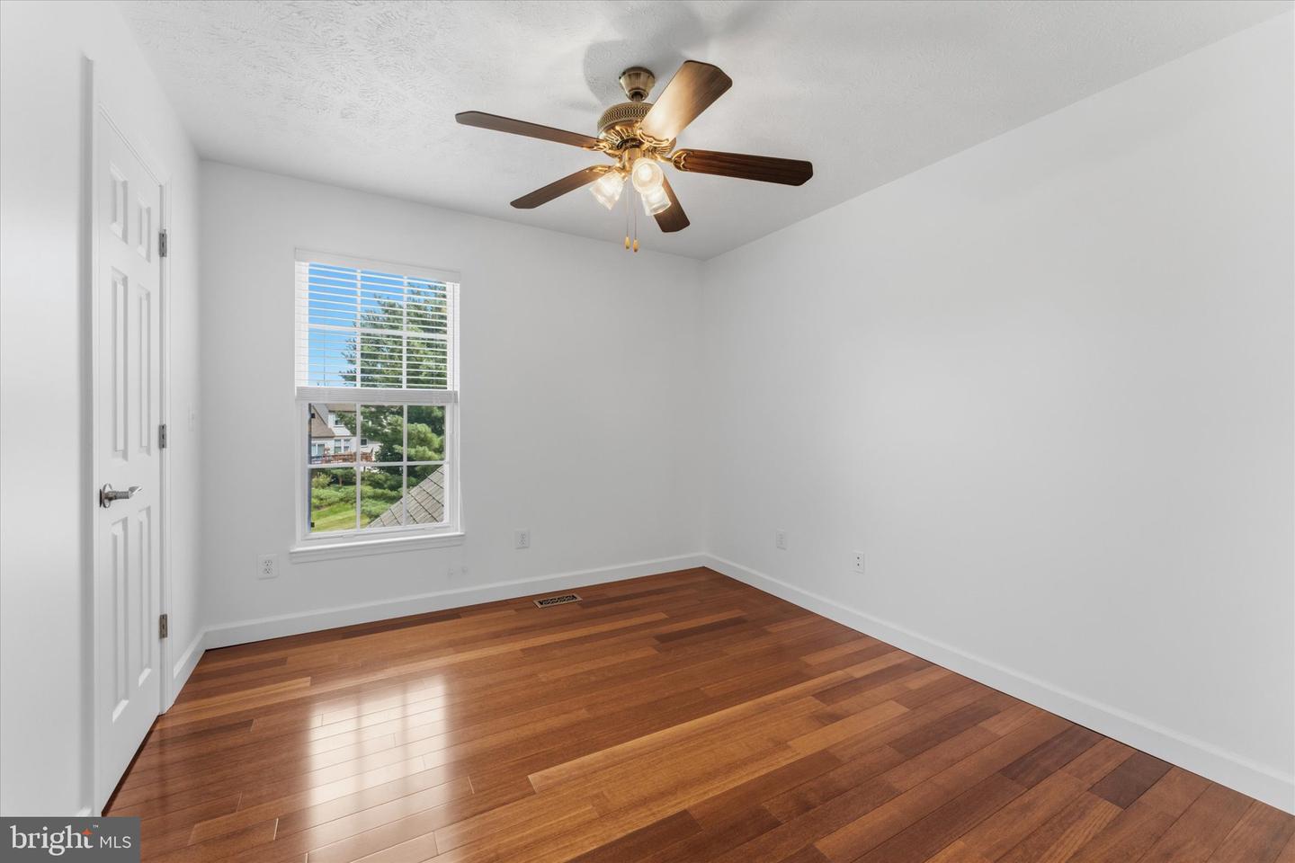 43868 Stronghold Ct Property Photo 44