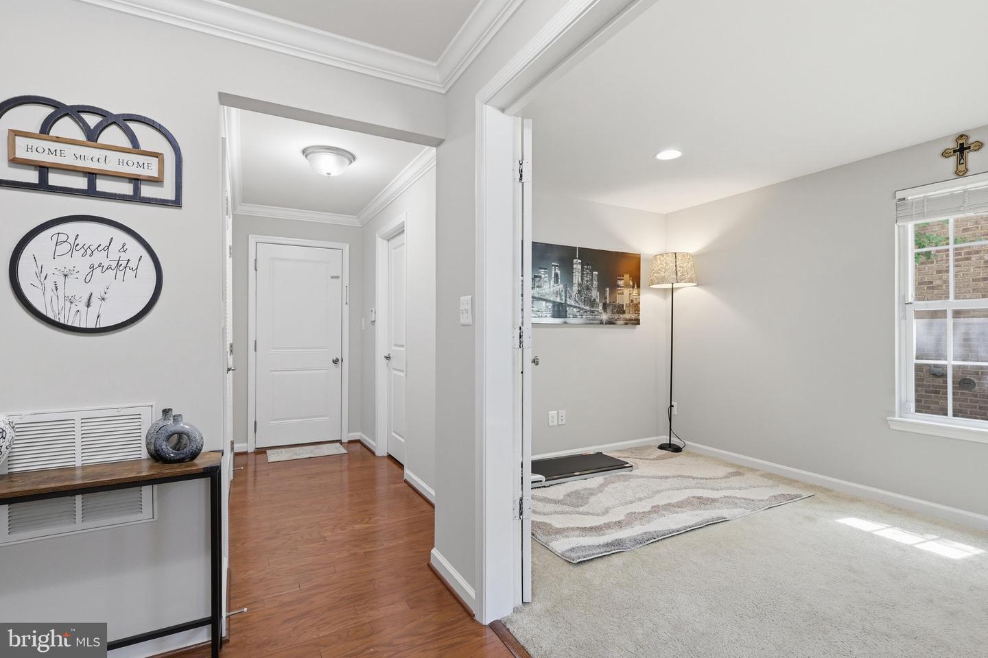 42630 Burbank Ter Property Photo 6