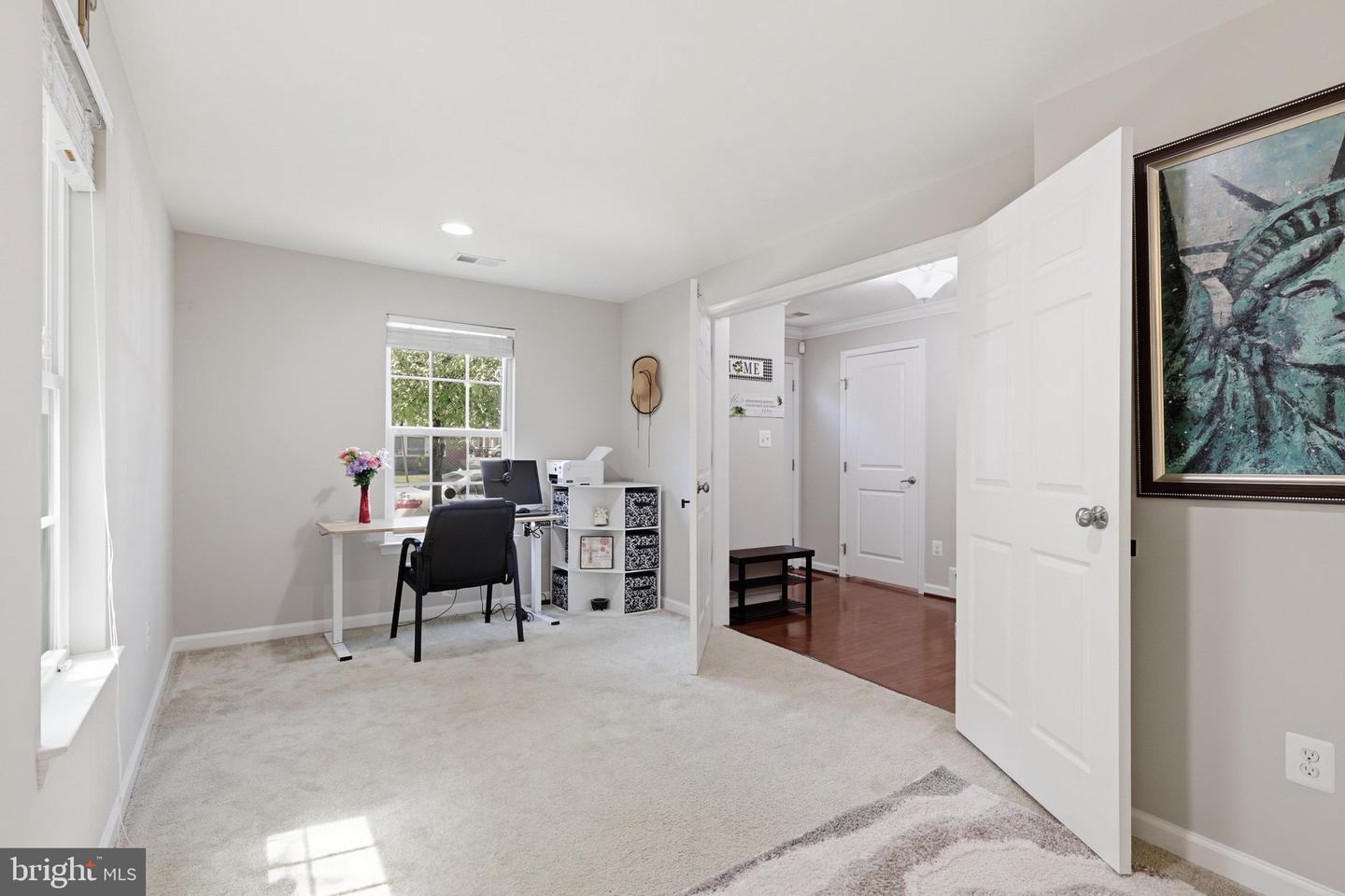 42630 Burbank Ter Property Photo 7