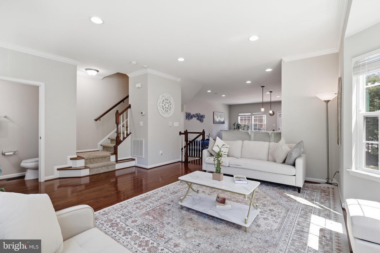 42630 Burbank Ter Property Photo 21