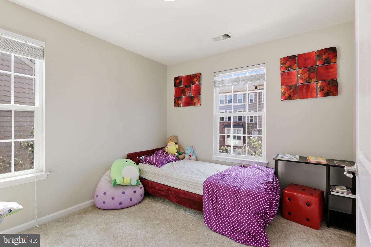 42630 Burbank Ter Property Photo 30