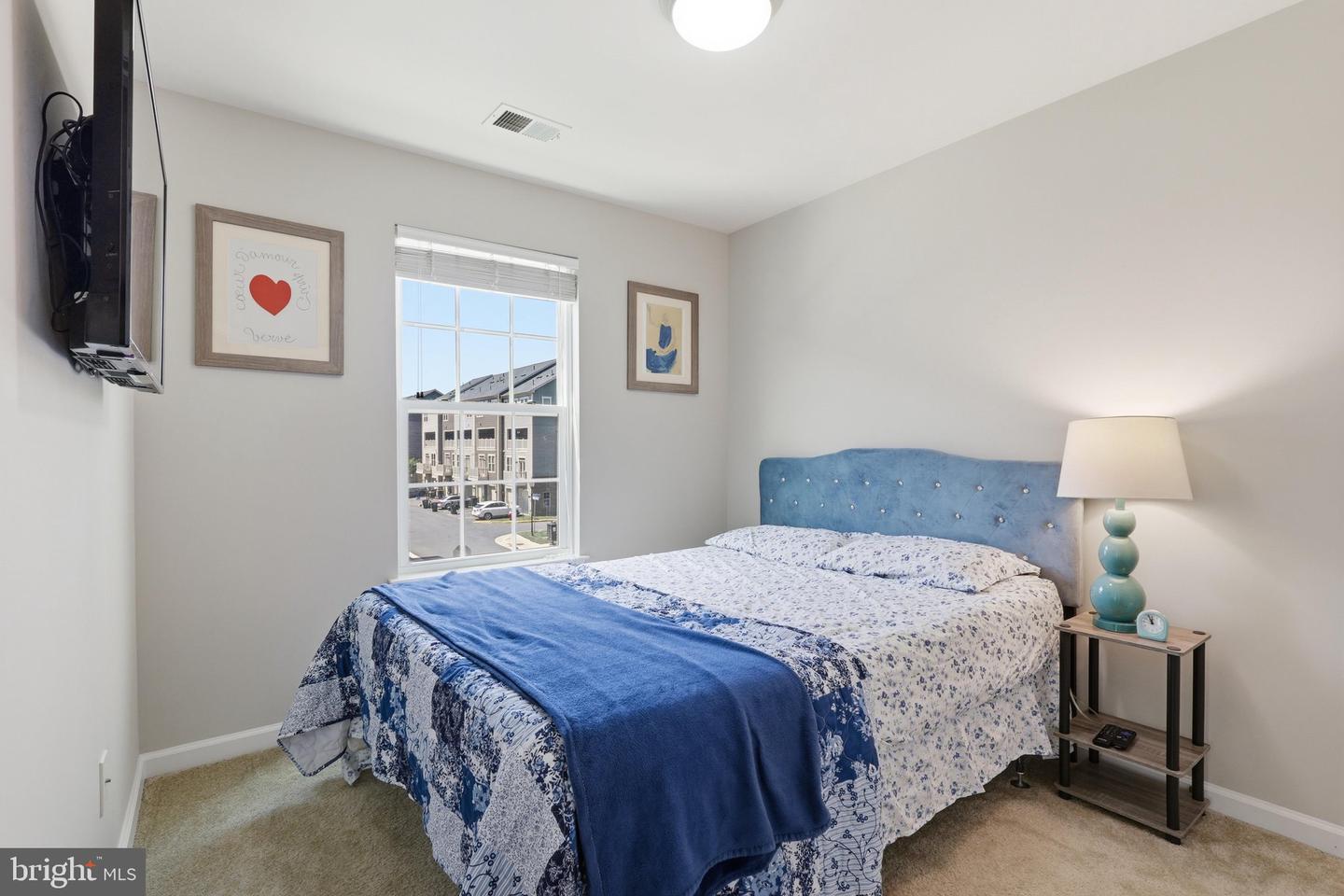 42630 Burbank Ter Property Photo 31